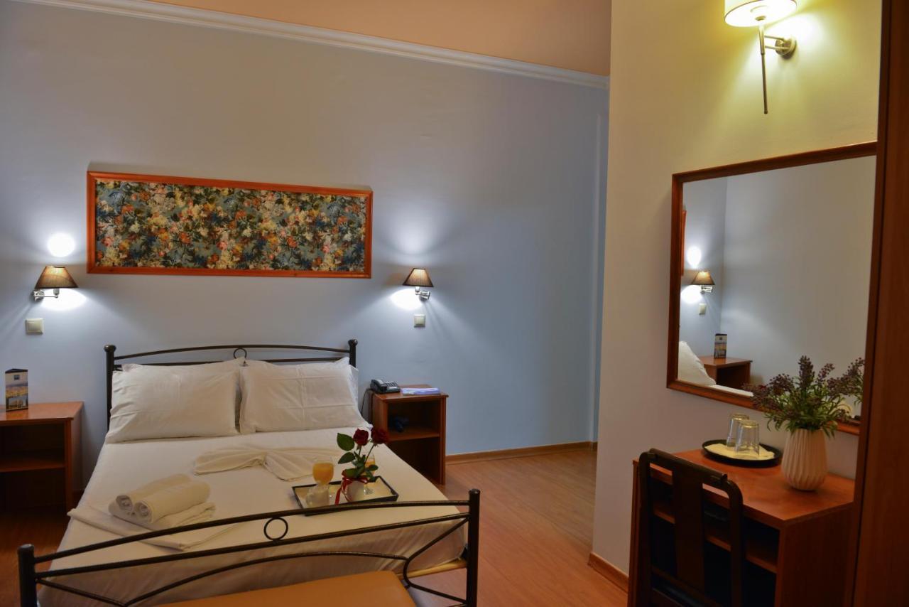 Grand Hotel Loutraki ภายนอก รูปภาพ