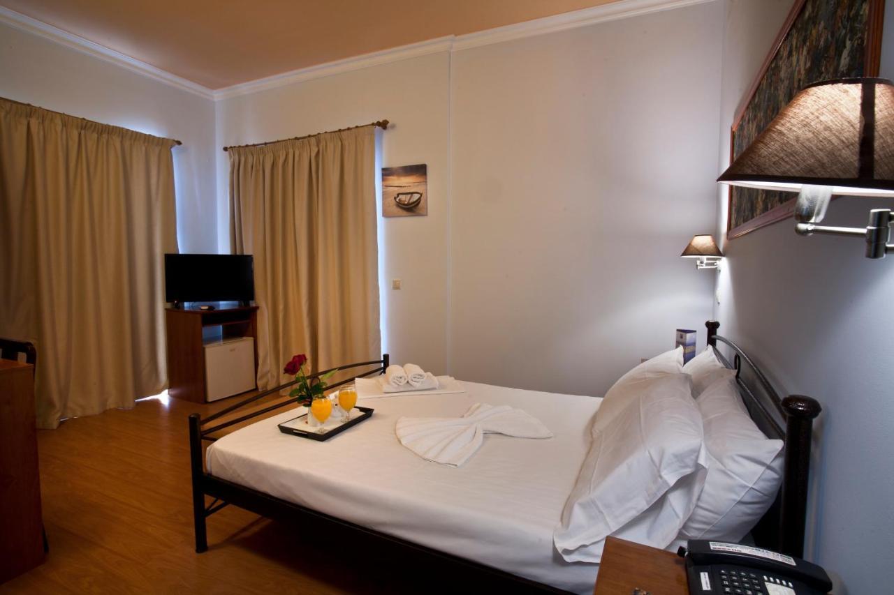 Grand Hotel Loutraki ภายนอก รูปภาพ