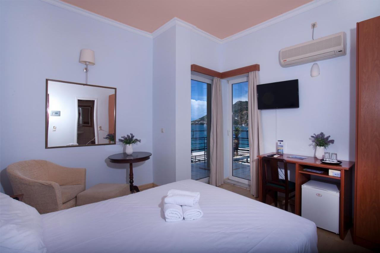 Grand Hotel Loutraki ภายนอก รูปภาพ