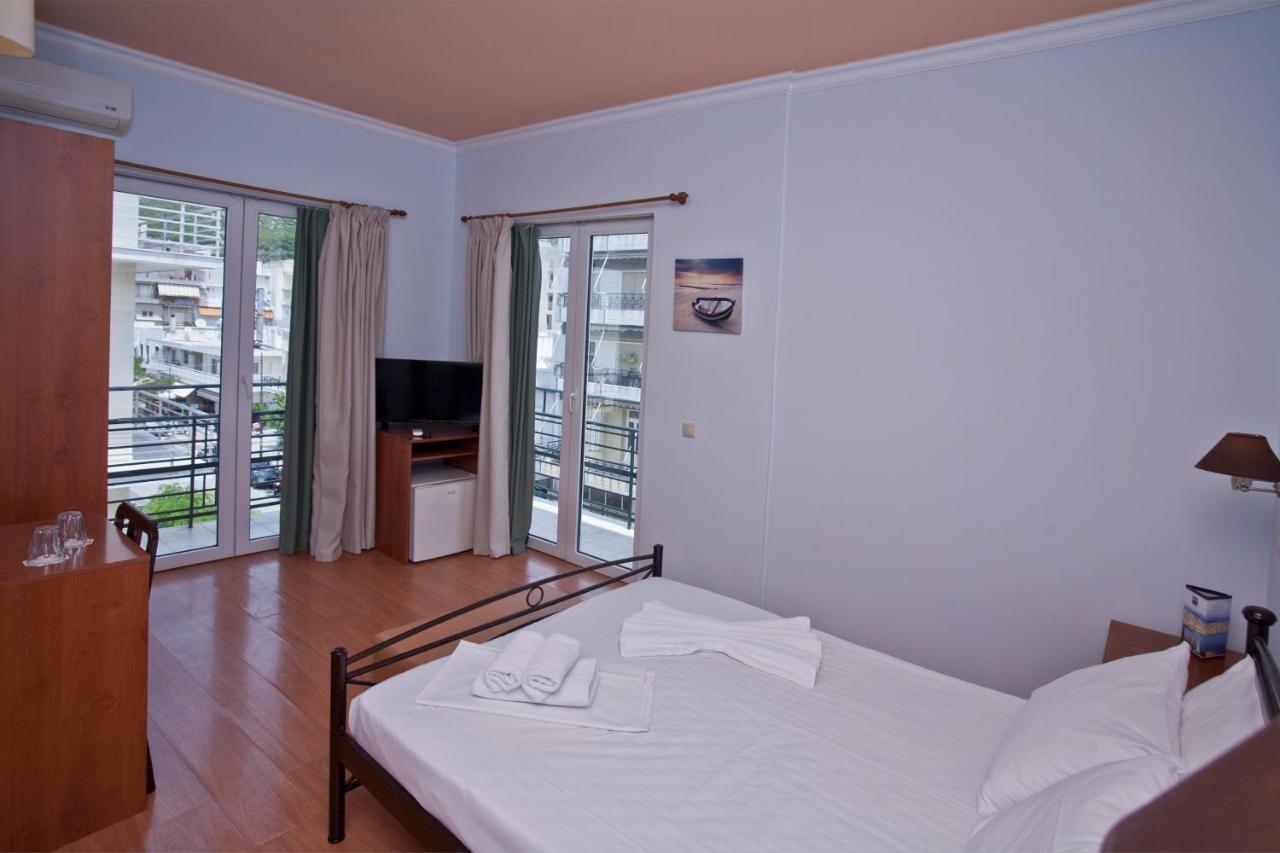 Grand Hotel Loutraki ภายนอก รูปภาพ